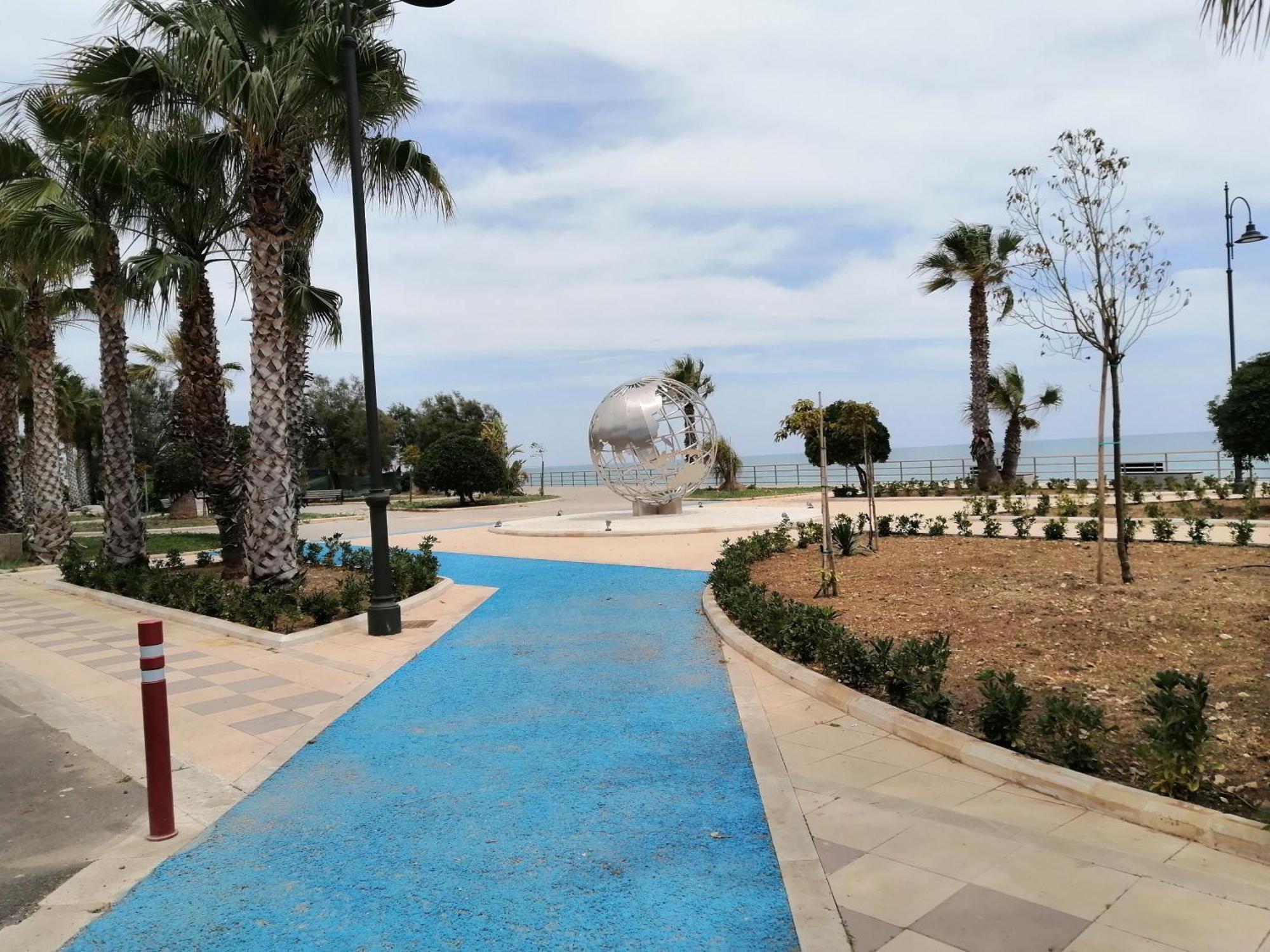 פוצאלו Megaron Hotel מראה חיצוני תמונה