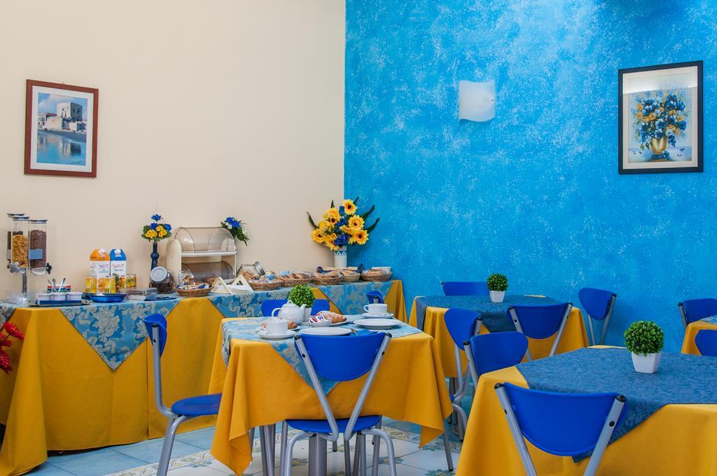 פוצאלו Megaron Hotel מראה חיצוני תמונה